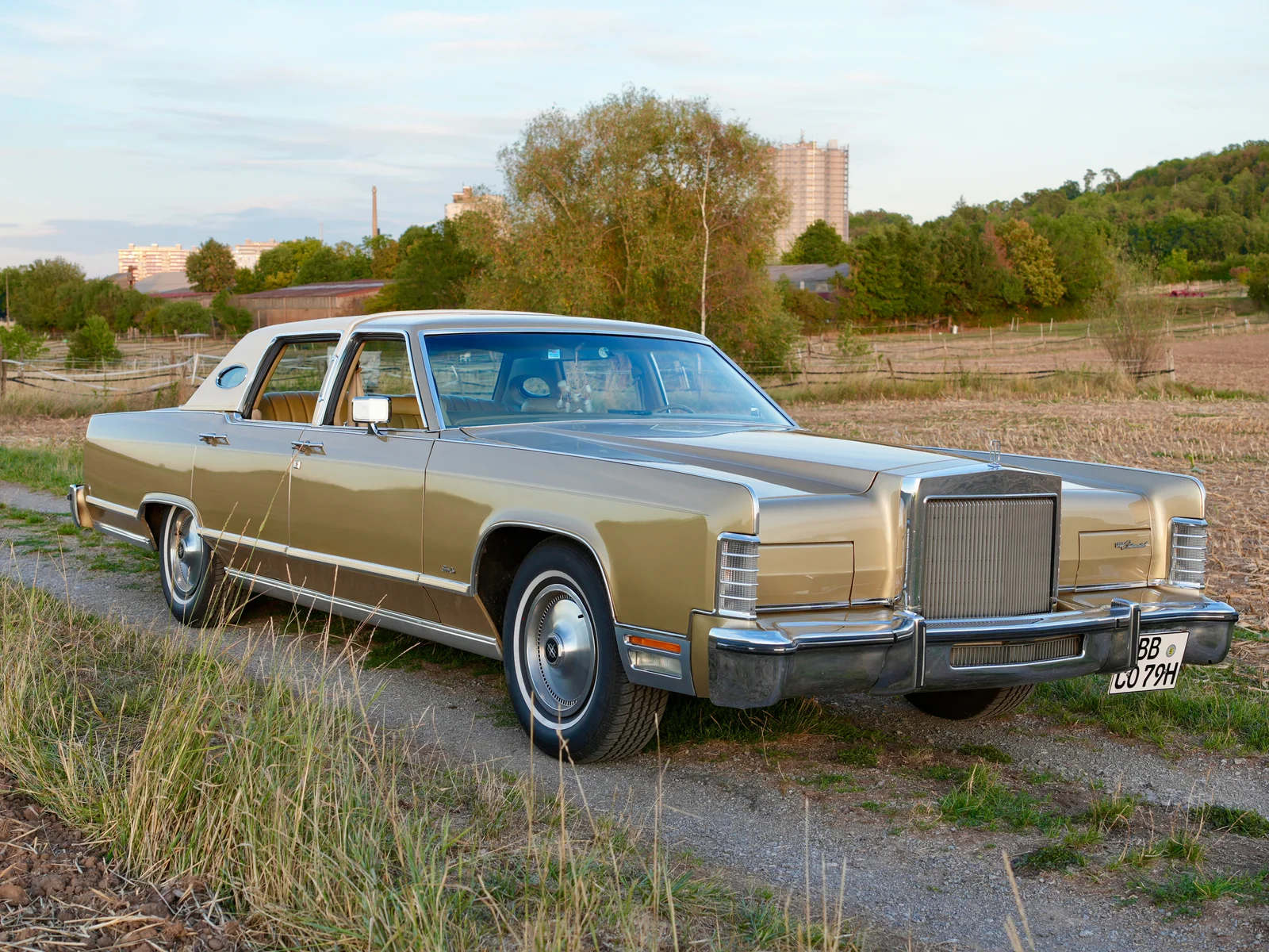 Echter 1979 Lincoln Continental Town Car in Champagner Gold mit Chauffeur